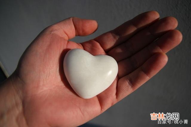 在《爱的艺术》一书中 男人的态度，男人的联系方式，都会随着感情的变化而变化
