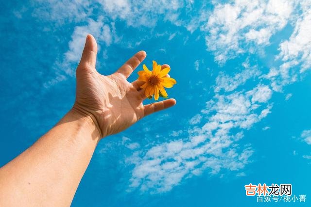有多少人 没人关爱没关系，只要你懂得爱自己，就永远也不会被击垮