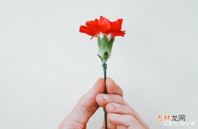 有多少人 没人关爱没关系，只要你懂得爱自己，就永远也不会被击垮