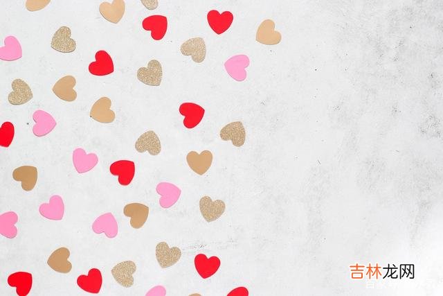 有一天你会明白，女人想“撩”你，往往会这样暗示你