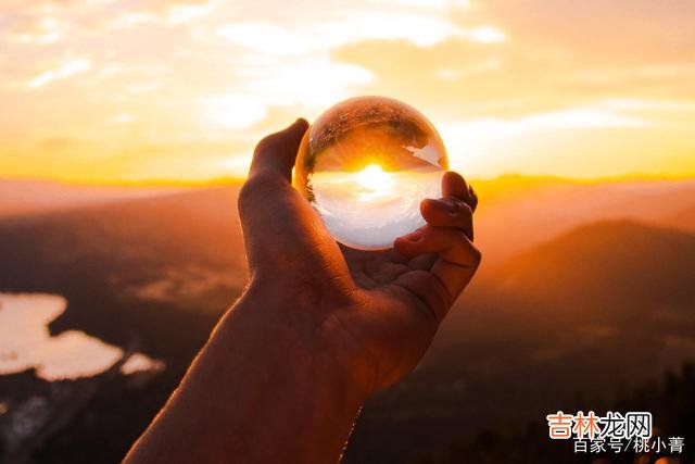 宫崎骏曾经说过:“遇见的都是天意 有些人,有些事,遇见过就好,无需去追逐,更不必去等待