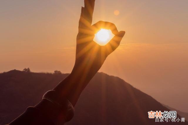 宫崎骏曾经说过:“遇见的都是天意 有些人,有些事,遇见过就好,无需去追逐,更不必去等待