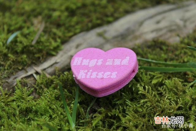 对于感情的表达 你要知道，中年女人动情后，不会明说，但会这样“撩”你