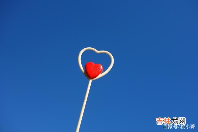 感情虽然是在悄无声息中萌芽的 你要明白，男人动真情后，其实是善变的