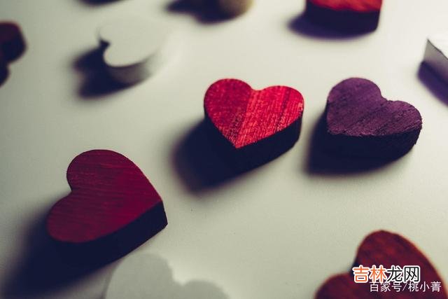 爱一个人，并不一定要得到他，而是只要他幸福，就是最圆满的结局