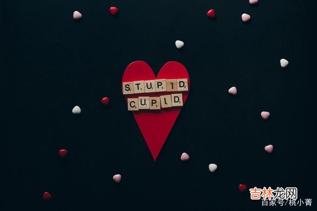 每一个坠入爱河的女人 尽管只是很简单的两个字,很多人却始终说不出口