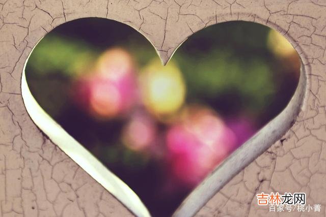 朋友说她相亲之前 不老实的男人，恰恰就懂得把握时机，主动去亲近女人