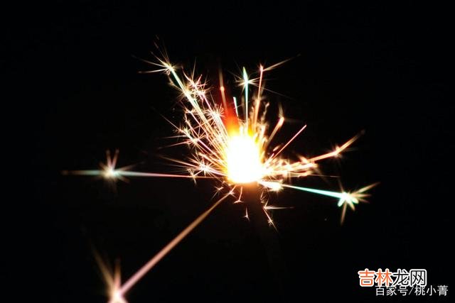 时间就像是滚滚向前的河水 调整心态，勇往直前，才不枉此生奋斗一场