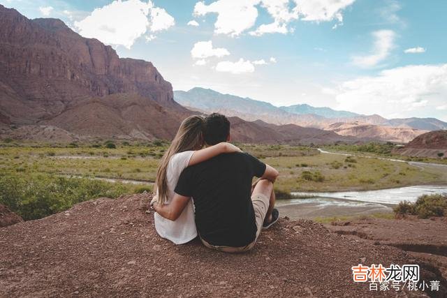 很多男人认为 你早晚会发现，搞定中年女人，套路比钱重要