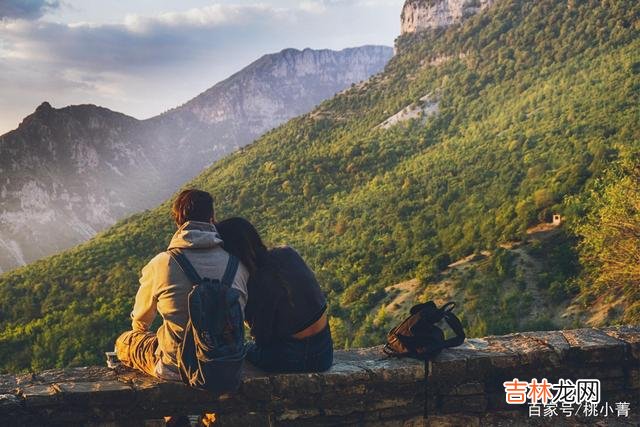 很多男人认为 你早晚会发现，搞定中年女人，套路比钱重要