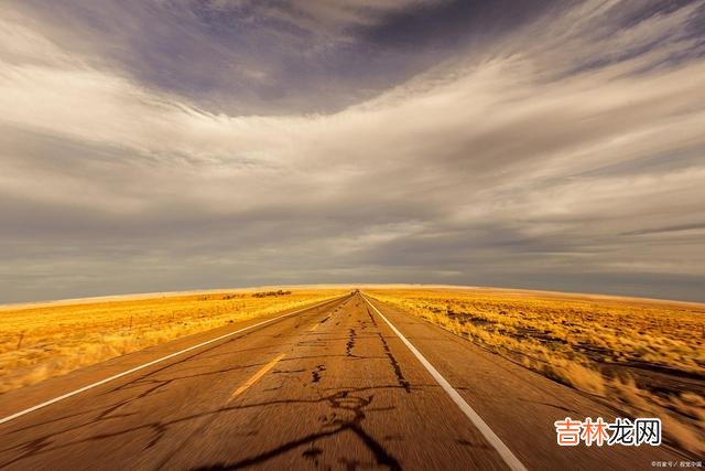 我们常说 做一个聪明的人，懂得和有缘无分的人，保持一段距离