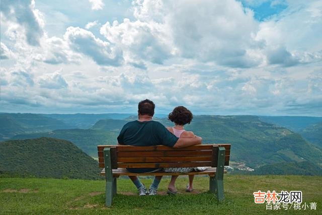 年轻人的爱情 中年女人的爱,就是一朵含苞待放的花,早已做好了绽放的准备