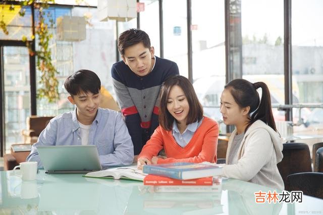 女生给我倾诉，她爱上了一个渣男，男生的态度让她心无法平静