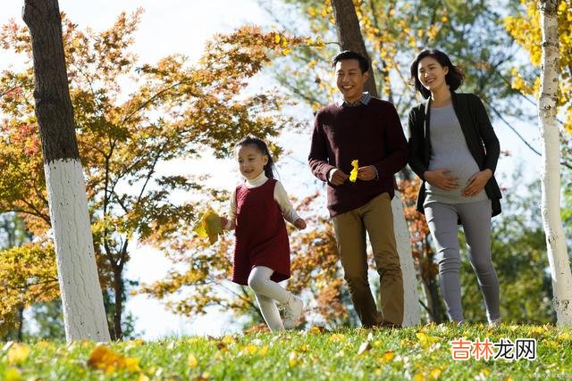 少给这段感情加点戏。|一个爱你的男人，会忍住不联系你吗？