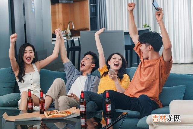 生活中人与人相处 人际相处中，希望别人高看你，以下3件事不要到处去说