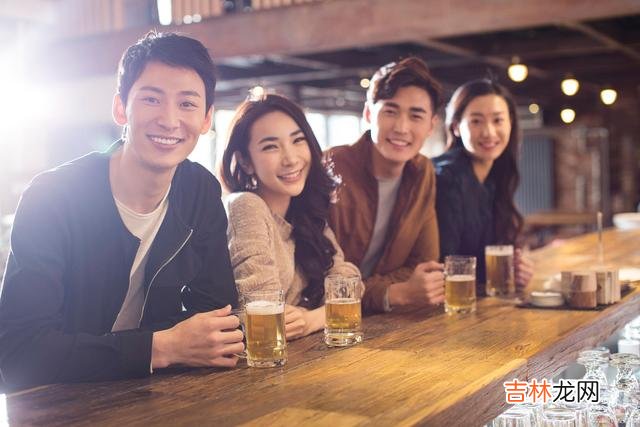 生活中人与人相处 人际相处中，希望别人高看你，以下3件事不要到处去说