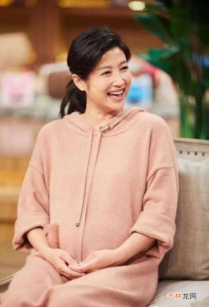 春妮与蒋虎离婚14年：她嫁给同事很幸福，他却还是孤身一人