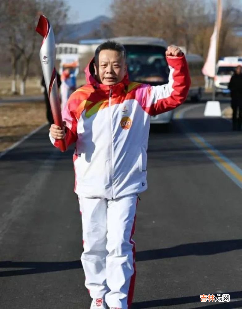 春妮与蒋虎离婚14年：她嫁给同事很幸福，他却还是孤身一人