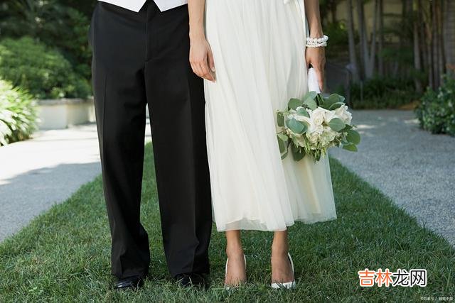 一个女人和我阐述了这样的观点:在很多的婚姻里 婚姻里,为什么有些女人会因为背叛而选择离婚?