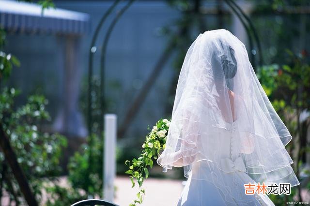 一个女人和我阐述了这样的观点:在很多的婚姻里 婚姻里,为什么有些女人会因为背叛而选择离婚?