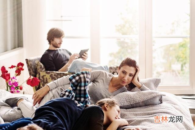 现实生活中 老公外遇后要离婚,当了7年家庭主妇的她欣然接受