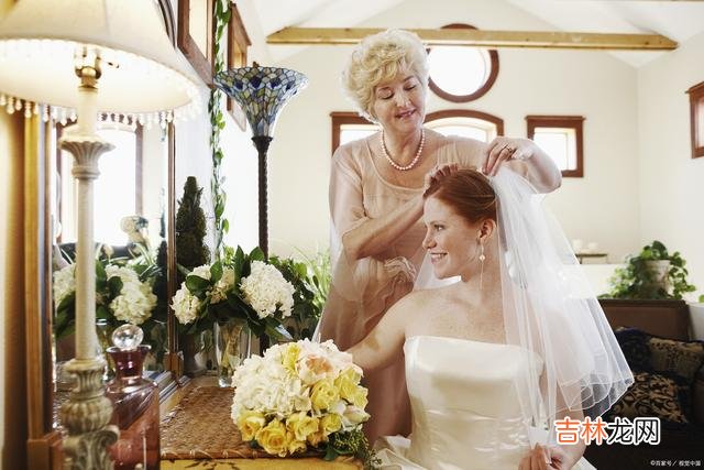 01.用利益来实现各方的平等相处；世人慌慌张张 其实，能够长久的婚外恋有3种，都有一种相应的代价