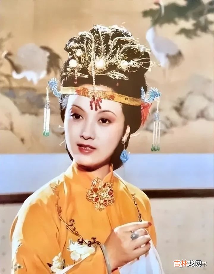 看看史湘云对林黛玉的报复，就知道薛宝钗拉踩王熙凤有多过分了
