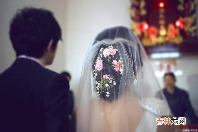 一个女生问我：你说 一个人是不是真的爱你，看一点就够了
