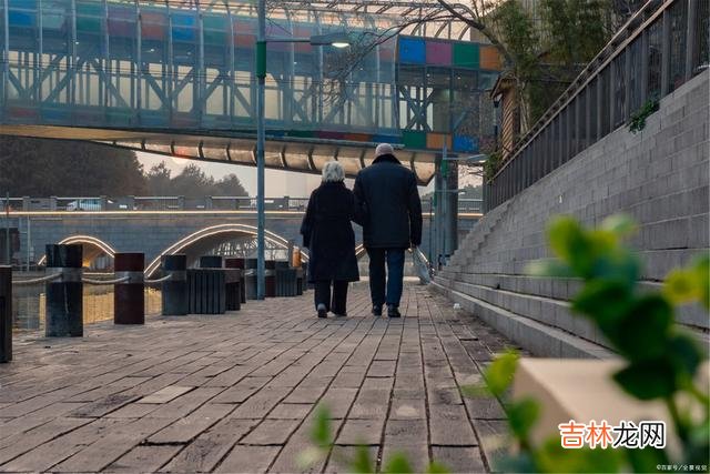 依靠自己。|人老了以后依靠子女，其实是件很正常的事