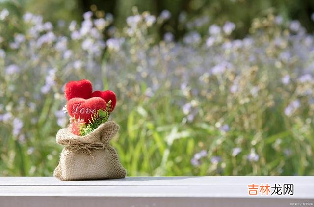 这是一个女生问我的问题:如果 一个女生问我的问题:如果曾要我半条命的人回来了,还能继续吗