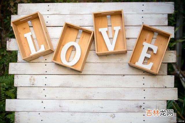 这是一个女生问我的问题:如果 一个女生问我的问题:如果曾要我半条命的人回来了,还能继续吗