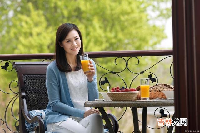 后来你会发现 人过了50，越过越舒服的女人，大多做对两件事