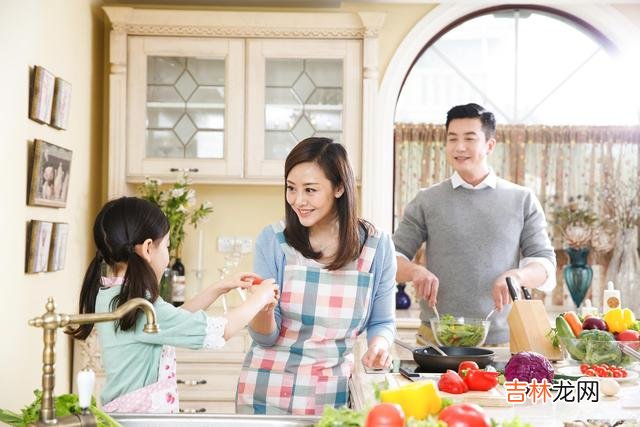 后来你会发现 人过了50，越过越舒服的女人，大多做对两件事