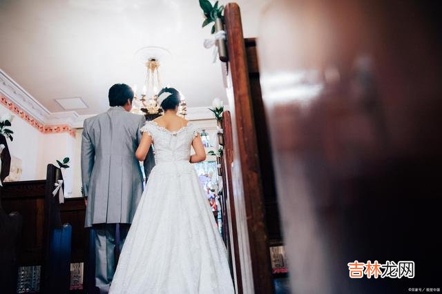男生分手一年多，一直拒绝家里的相亲，后来还是妥协了
