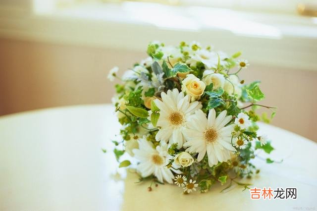 男生分手一年多，一直拒绝家里的相亲，后来还是妥协了
