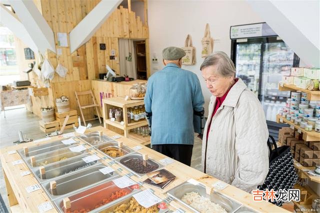 1.爸爸开窍了。|不管儿子女儿，他们是否拥有一颗孝顺的，团结的心更重要
