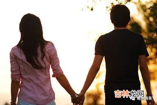 一个男人，发自内心嫌弃妻子时，行动上往往会有3种反常，很准