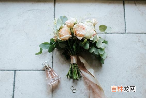 -世人对于好女人的标准总是比男人苛刻的 女人这一生最美的姿态：不念过往，不负当下，不畏将来