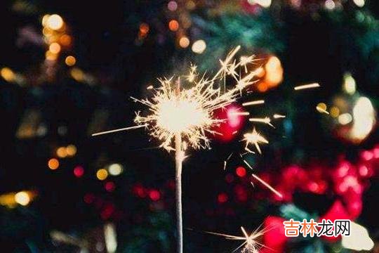 -很多时候 对待感情，女人要保持自信没有错，但过于盲目就不可取了