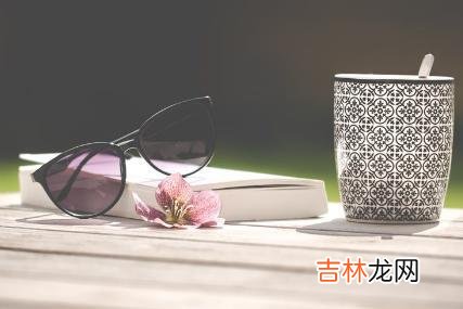 炫耀 男人非常喜欢炫耀这几样东西，他其实是很没有本事和能力的