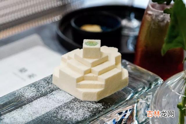 为什么有些女人明明长得很漂亮 为什么有些女人明明长得很漂亮,却不会被人娶回家?