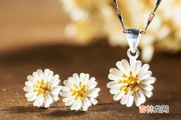 为什么有些女人明明长得很漂亮 男人在心爱的女人面前，越是这三样东西，男人越不会珍惜