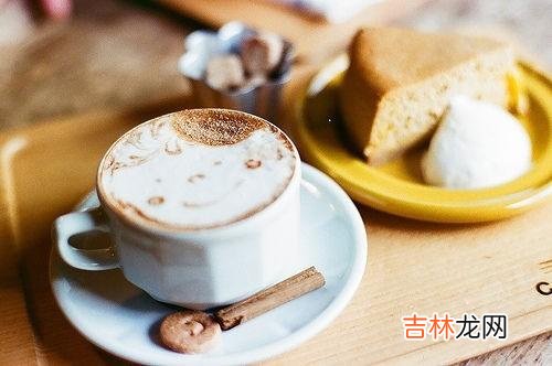 马尔克斯在书里写过：“生命从来不曾离开孤独而独立存在。|孤独是一种难能可贵的态度，为自己订立取舍的标准
