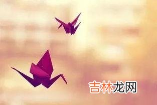汤显祖在《牡丹亭》里写道：情不知所起 如果一个人放不下一个人，多半会有以下几种表现