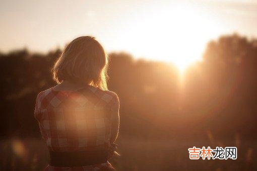 人与人之间的相遇 追求中年女人，不需要太深的套路，主动给她以下三样东西即可