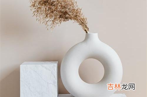 1有一个很常见的现象“我们很容易受当下事件的影响 遭遇背叛的女人的改变,女人还需要学会接受这个道理