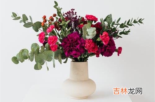 1《与内心的冲突和解》一书中说：神经症 31岁未婚，曾有过一段长达3年的爱情，很多女人想错了答案