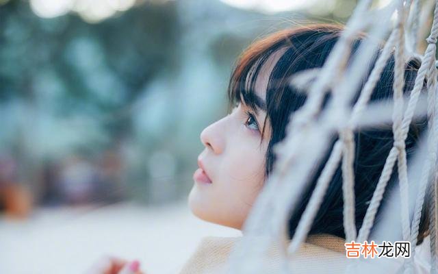 爱情不是千篇一律的喜欢 女人爱上一个男人时，往往会慷慨的为对方花钱