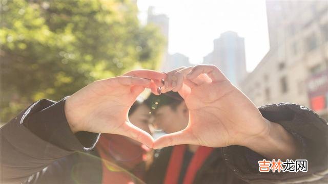 陈奕迅的《红玫瑰》里有句歌词唱道：得不到的永远在骚动 女人学会了这三招，男人会对你刮目相看