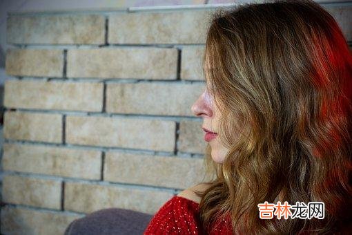 人这一辈子 生活过得好的女人,往往有时间和精力来研究一下自己的穿搭和妆容